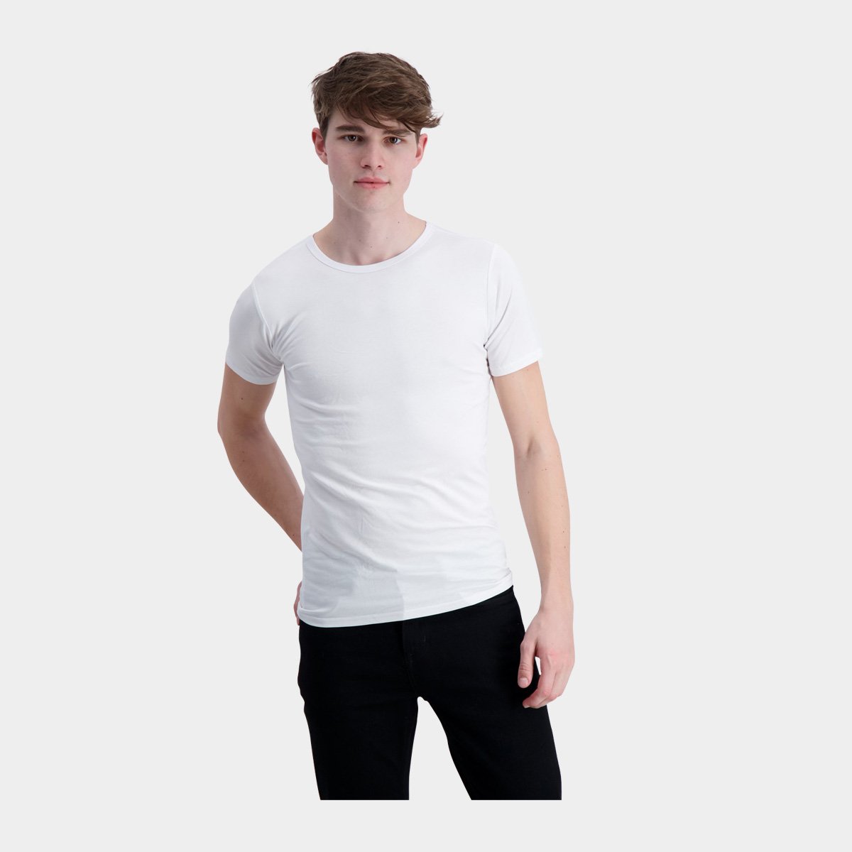 Ved navn Crack pot matrix 2 stk hvide bambus T-shirt til mænd i slim fit model fra Lindbergh –  Bambustøj.dk